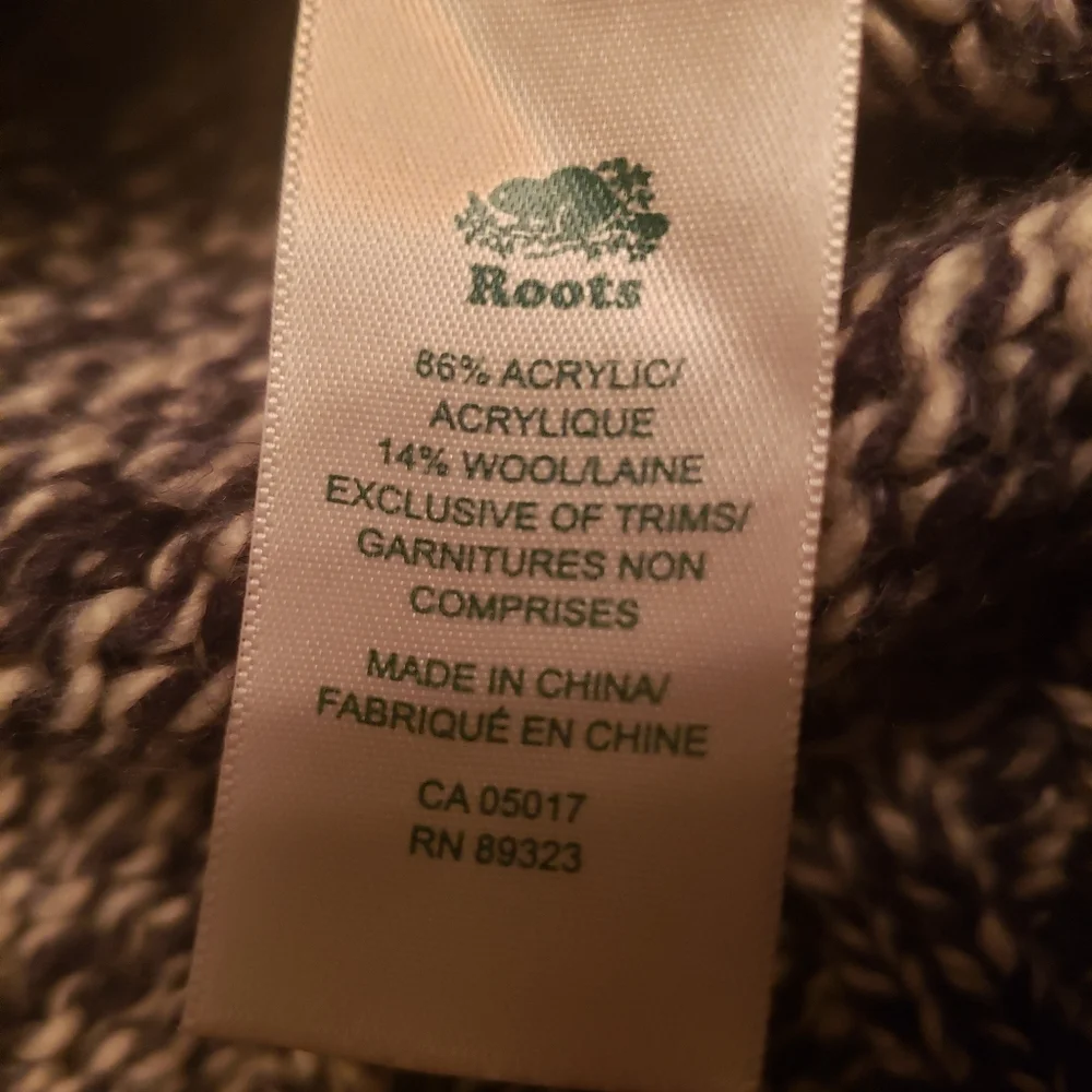 ROOTS Sweater - Picture 5 of 5